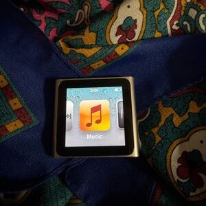Apple iPod Nano 6th Gen, 8gb, Silver